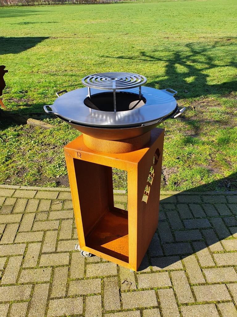 BBQ / Grill bbq, in cortenstaal of zwart, Tuin en Terras, Ophalen, Nieuw