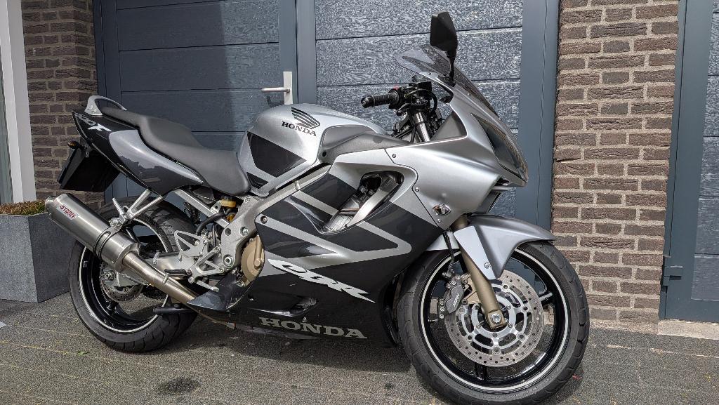 CBR 600 F4i (2007), Motoren, Sportuitlaat, 4 cilinders, Motorrijbewijs A, Meer dan 35 kW