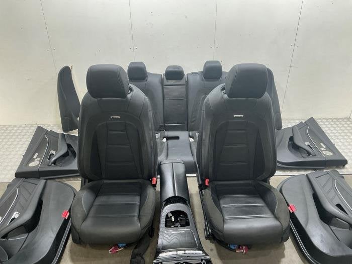 Bekleding Set (compleet) van een Mercedes E-Klasse (E-Klasse, 12 maanden garantie, Gebruikt, -, Ophalen of Verzenden
