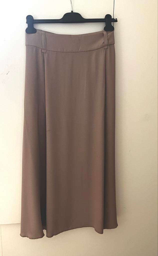 Zara  Lange Maxi Rok beige  Maat 40 (L), Zwart, Maat 42/44 (L), Ophalen of Verzenden, Gedragen