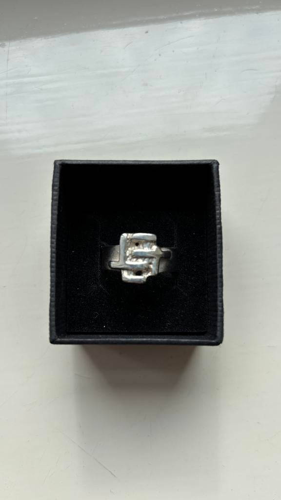 Vintage brede zilveren ring van edelsmid maat 19, Ophalen of Verzenden, Zo goed als nieuw, 17 tot 18, Dame