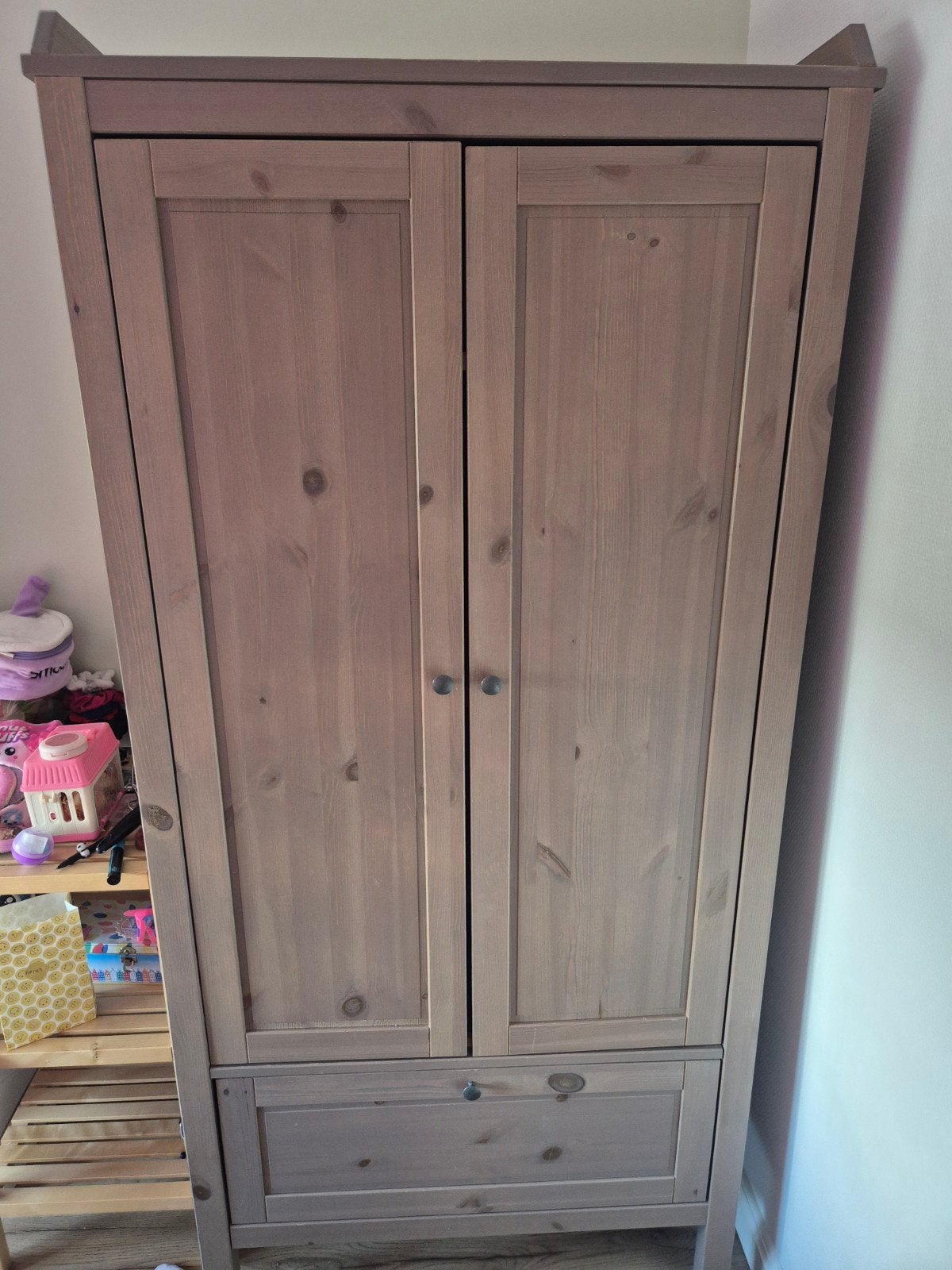 Tweedeurs IKEA kledingkast kind, Zeer nette staat!, Ophalen, 50 tot 100 cm, Zo goed als nieuw, Minder dan 100 cm