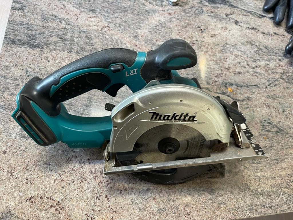 Defecte Makita LXT Accu Cirkelzaag, Ophalen, Gebruikt, Cirkelzaag, 600 tot 1200 watt