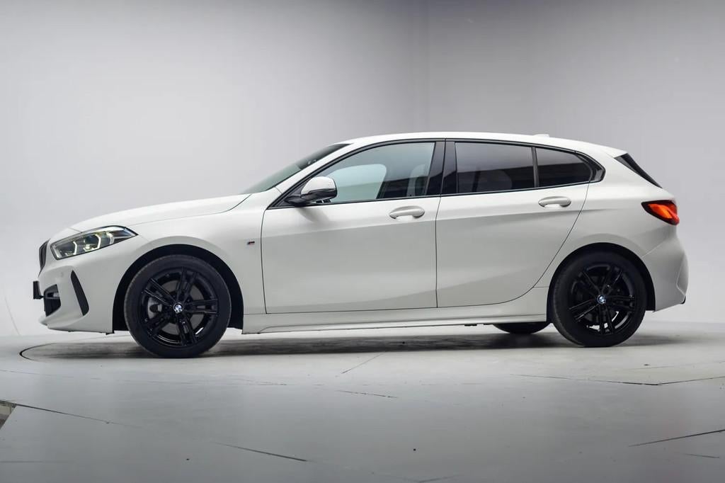 BMW 1-serie 120i M Sport Business Aut. [ Climate Navi Half-l, Auto's, 1998 cc, Gebruikt, 4 cilinders, Wit