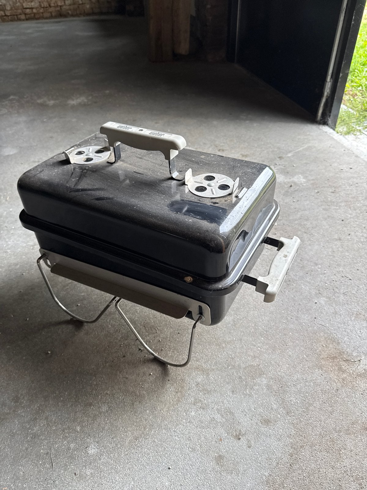 Weber Go-Anywhere Houtskoolbarbecue, Ophalen of Verzenden, Gebruikt