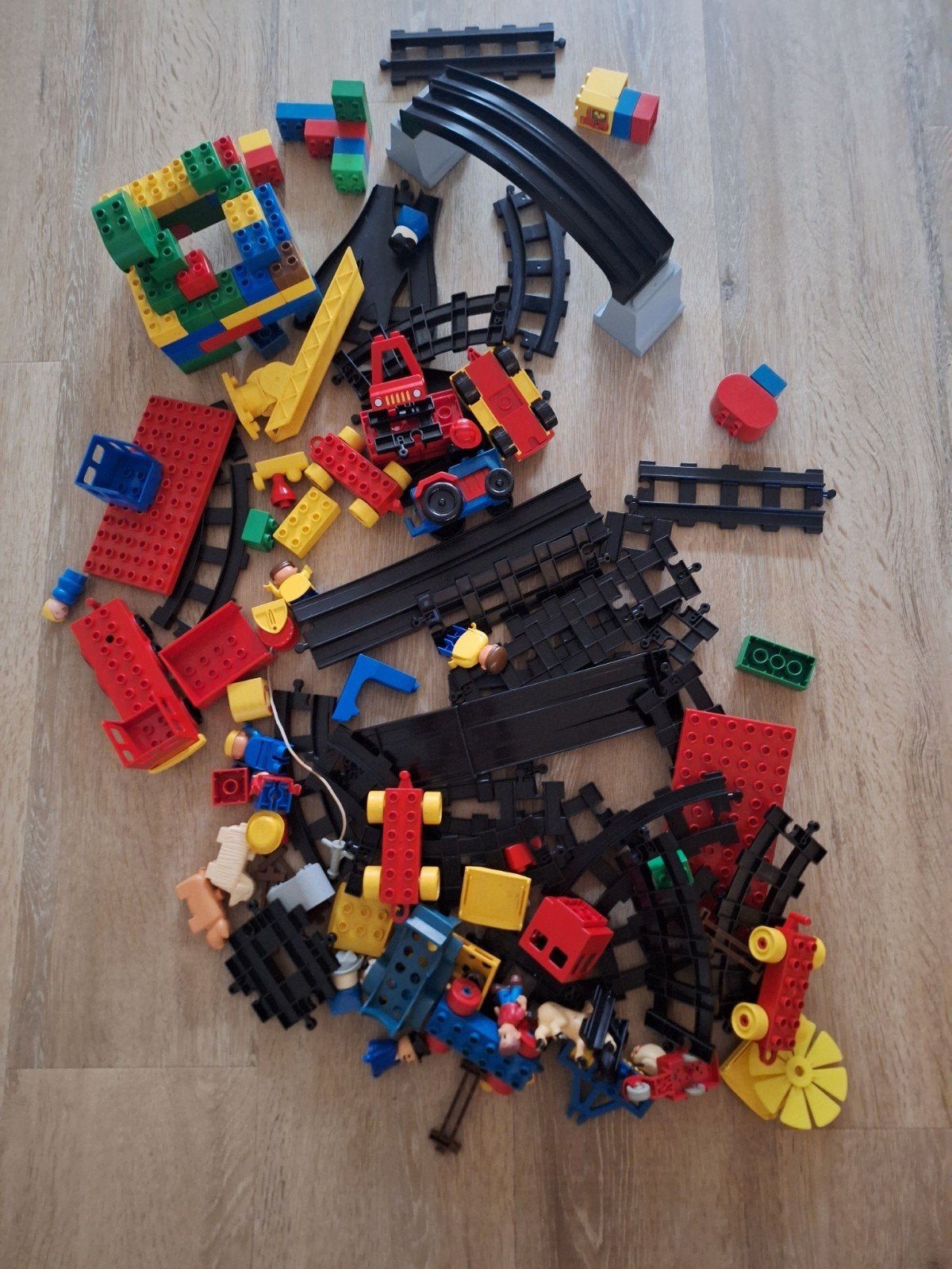 Vintage Duplo met treinrails (jaren '70 - '80)
