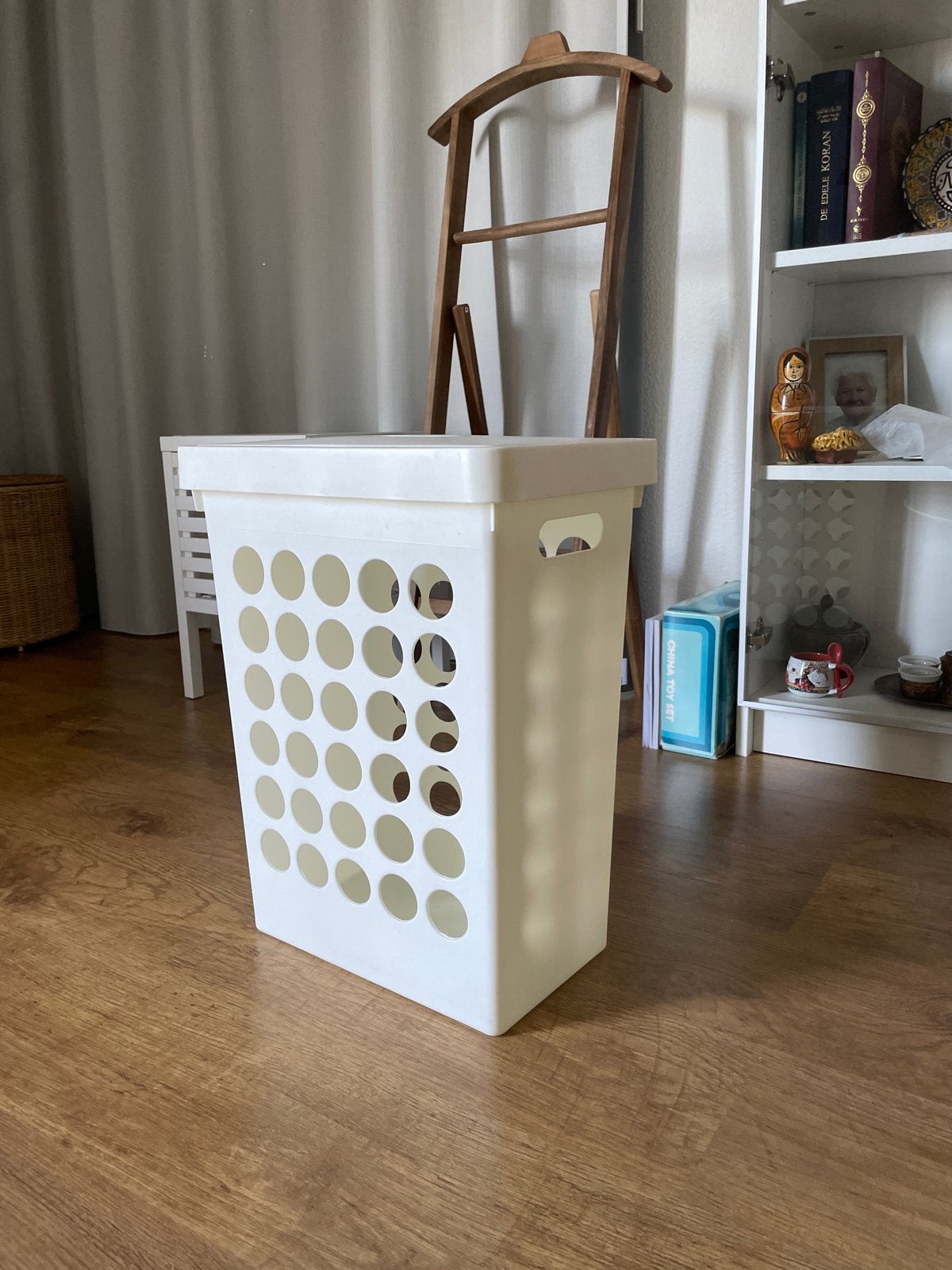 Witte wasmand met deksel - 50x36x26 cm, Ophalen of Verzenden, Gebruikt, Wit, Kunststof