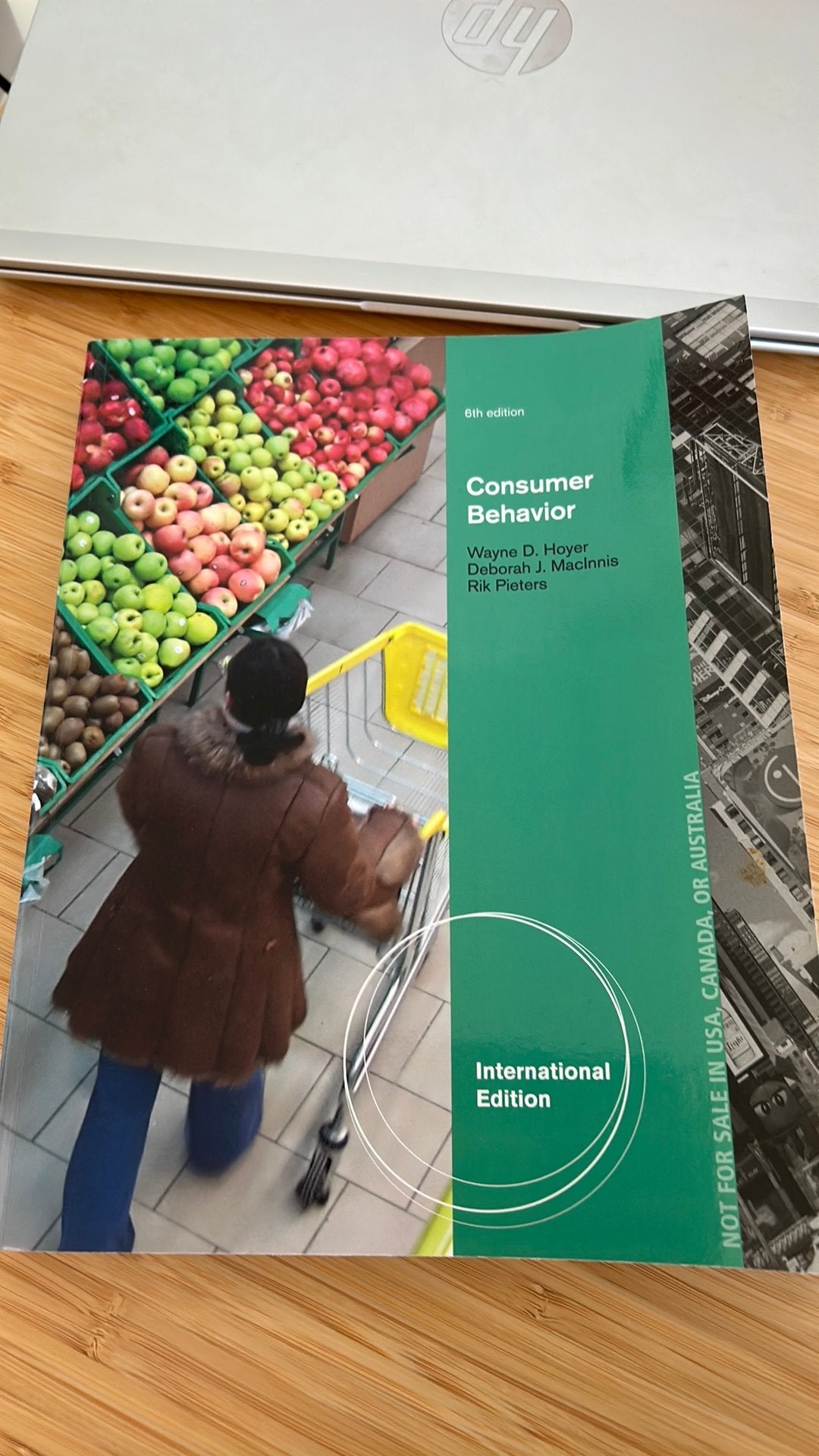 Consumer behavior Hoyer, Maclnnis, Pieters, Ophalen of Verzenden, Gelezen, Economie en Marketing
