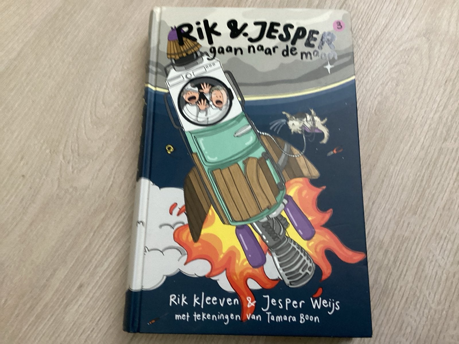 Rik & Jesper gaan naar de maan - Kinderboek, Ophalen of Verzenden, Zo goed als nieuw, Fictie algemeen