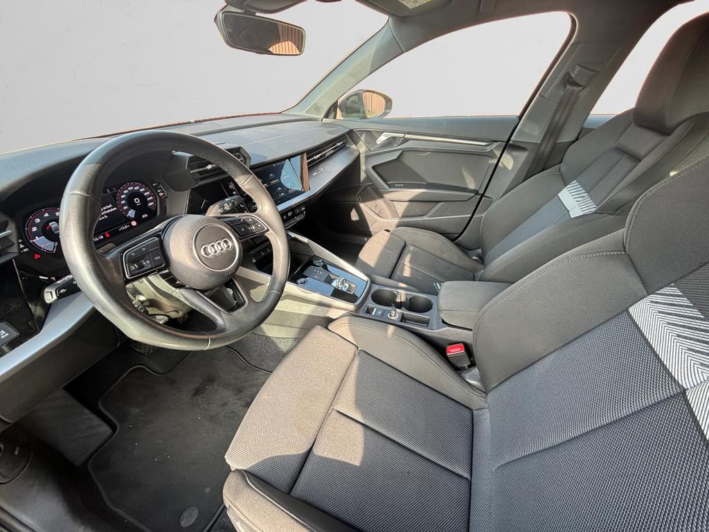 Audi A3 Limousine 30 TFSI Advanced edition Aut- Carplay, And, Stof, Gebruikt, Met garantie (alle), Zwart
