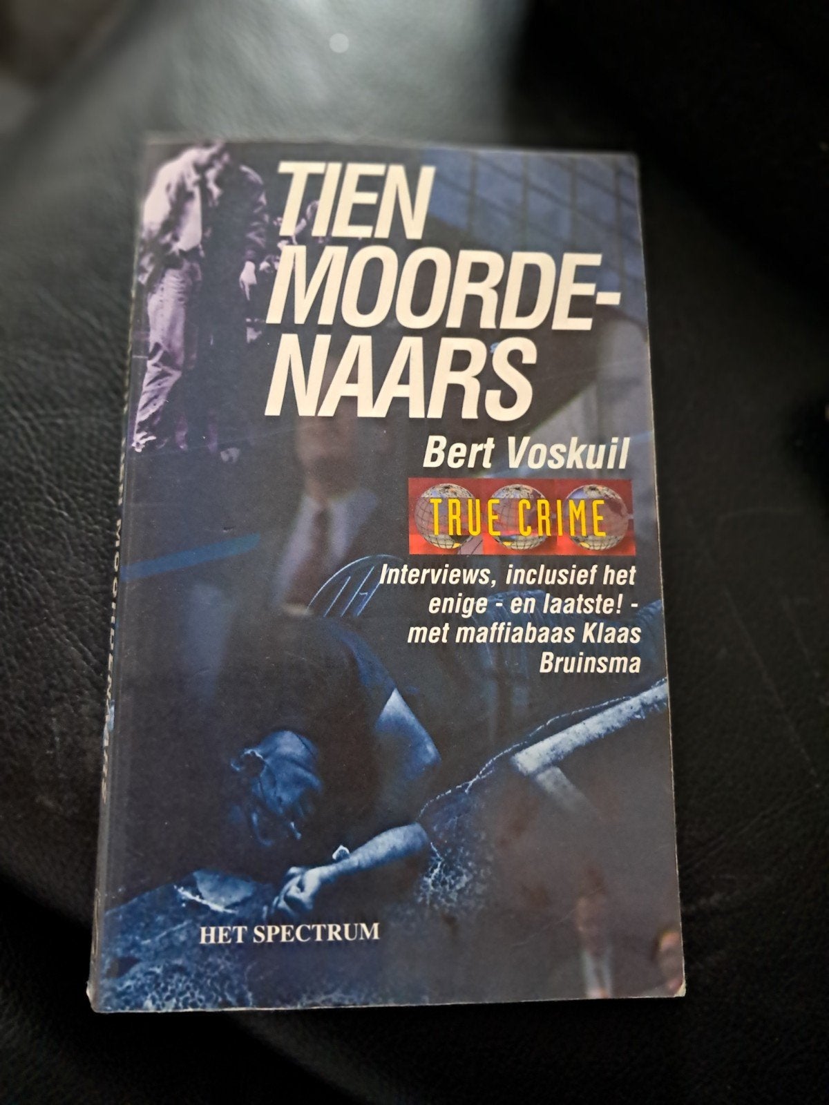 B. Voskuil - Tien moordenaars, Boeken, B. Voskuil, Ophalen of Verzenden, Zo goed als nieuw, Nederland