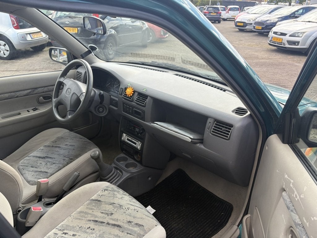 Mazda Demio 1.3 GLX (bj 1999), foto 6