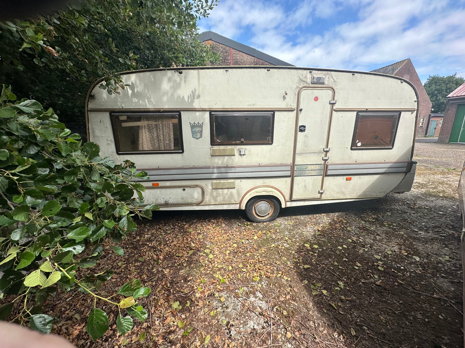 Tabbert zo goed als lege caravan, Rondzit, Tabbert, Particulier, Tot en met 4