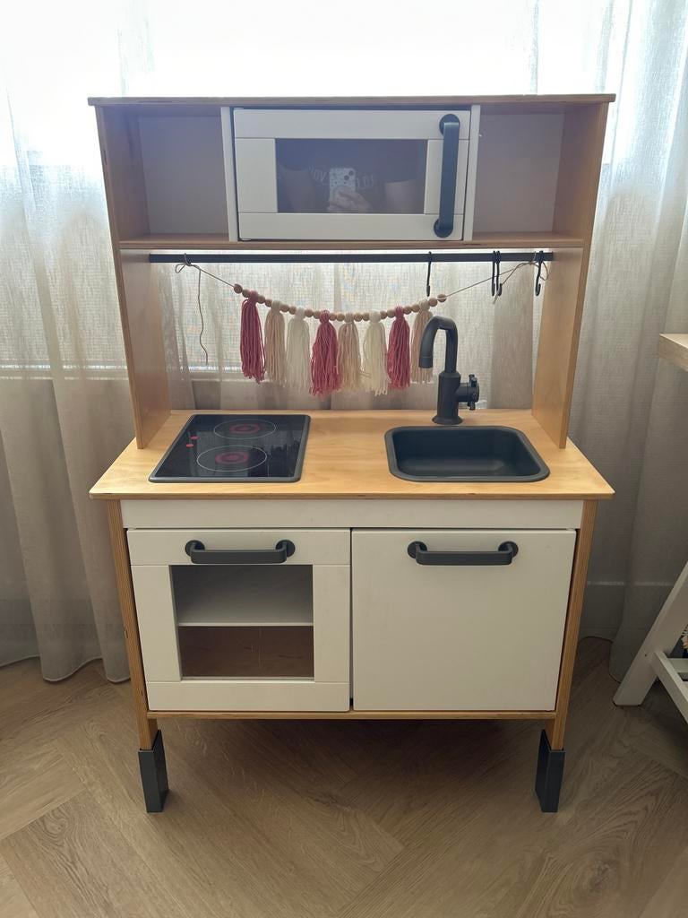 IKEA DUKTIG Speelkeuken met magnetron en kraan, Ophalen, Gebruikt, Overige materialen, Speelkeuken