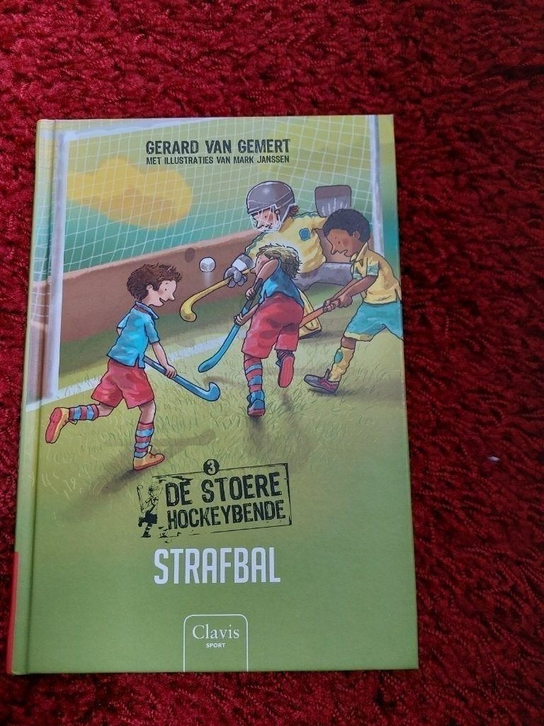 De Stoere Hockeybende: Strafbal - Gerard van Gemert, Ophalen of Verzenden, Zo goed als nieuw, Gerard van Gemert, Fictie algemeen