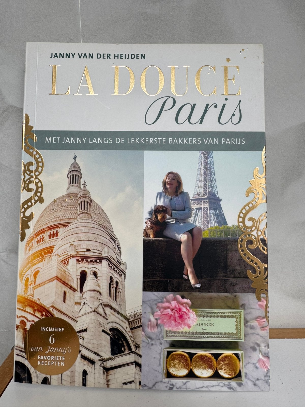 Janny van der Heijden - La Douce Paris, Boeken, Ophalen of Verzenden, Zo goed als nieuw, Janny van der Heijden, Frankrijk