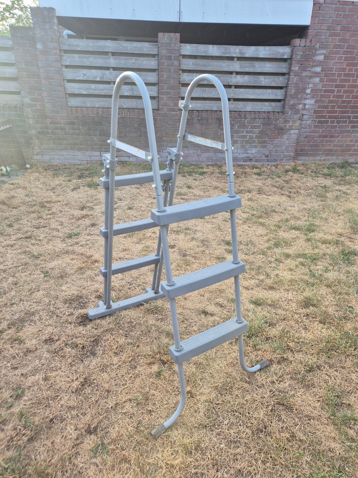 Zwembadtrapje voor opzetzwembaden, Tuin en Terras, Ophalen, Zo goed als nieuw, Ladder
