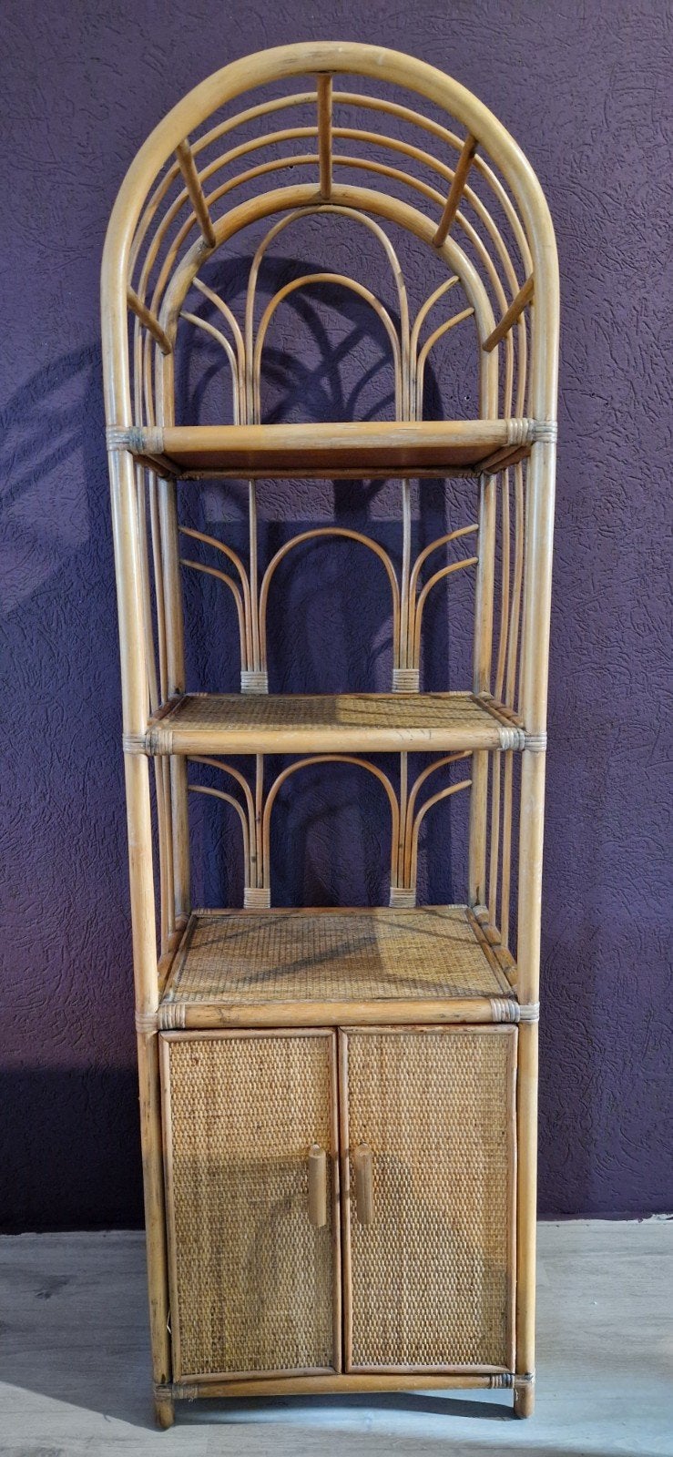 Vintage rotan kast/boekenkast met kastdeurtjes, Antiek en Kunst, Ophalen