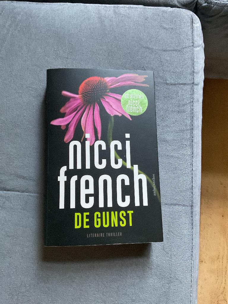Nicci French de gunst, Ophalen of Verzenden, Zo goed als nieuw, Nicci French