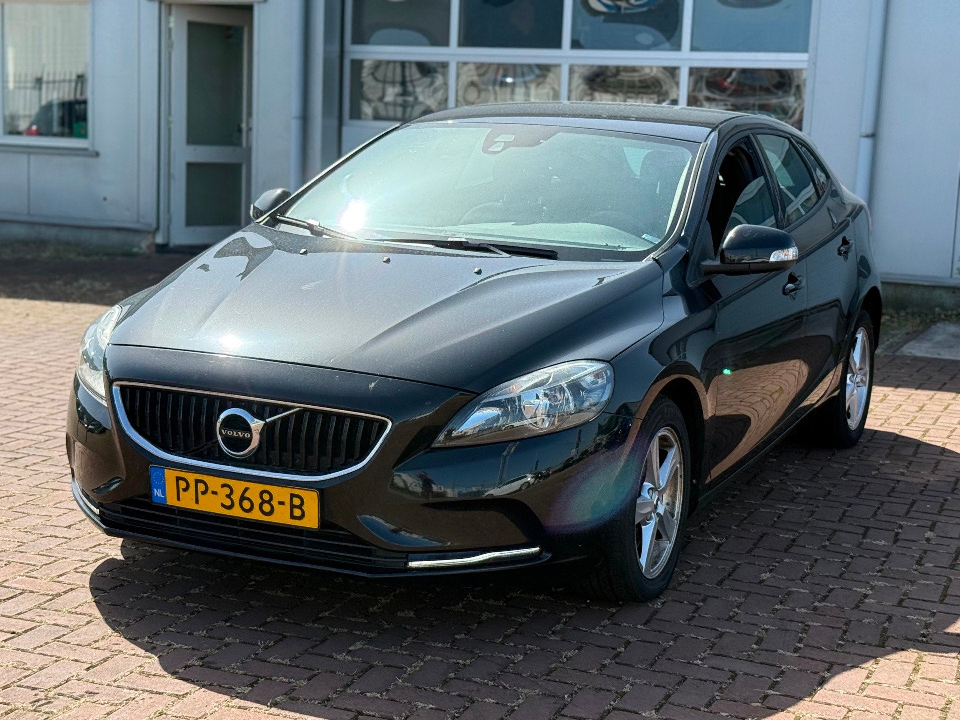 Volvo V40 2.0 D2 Momentum Export, Auto's, Volvo, Stof, Gebruikt, 4 cilinders, Automatische klimaatregeling