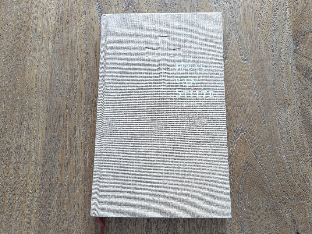 Huis van stilte; rondleiding door Onze Lieve Vrouwe Kapel, Ophalen of Verzenden, Zo goed als nieuw