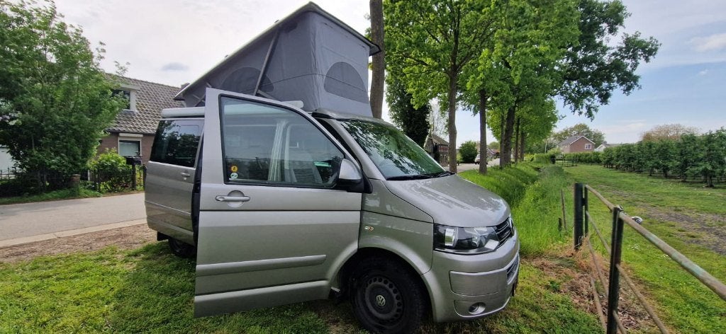 Volkswagen California T5.1 Originele Fabriekscamper uit 2011, Caravans en Kamperen, Campers, Automaat, Buscamper of Camperbus