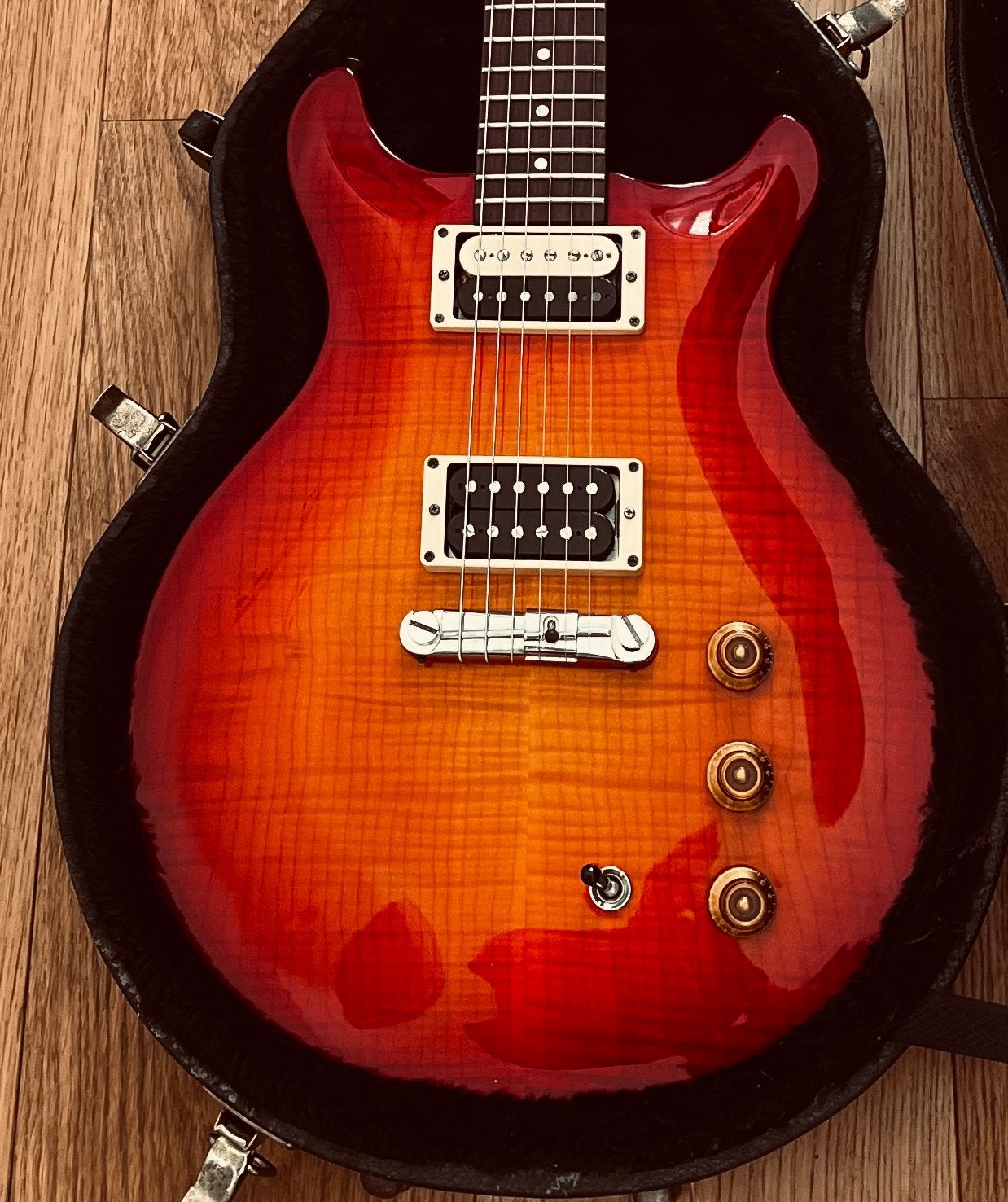 Hamer USA Studio 1995, Ophalen, Zo goed als nieuw, Solid body, Gibson