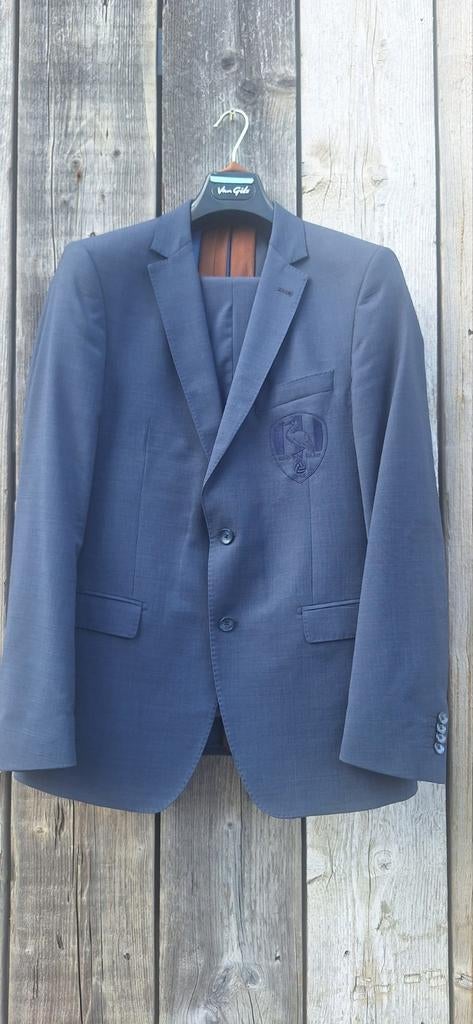 Van Gils kostuum ADO DEN HAAG, Kleding | Heren, Kostuums en Colberts, Zo goed als nieuw, Blauw, Ophalen of Verzenden