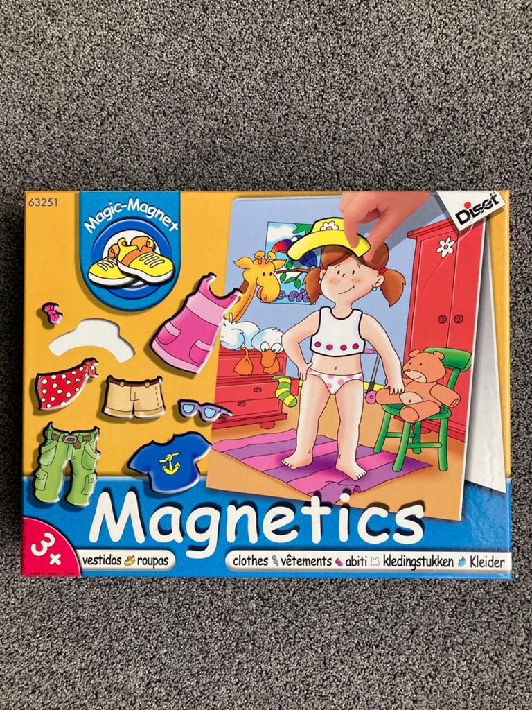 Magnetisch aankleed popje met kledingstukken vanaf 3 jaar, Kinderen en Baby's, Ophalen, Gebruikt, Meisje