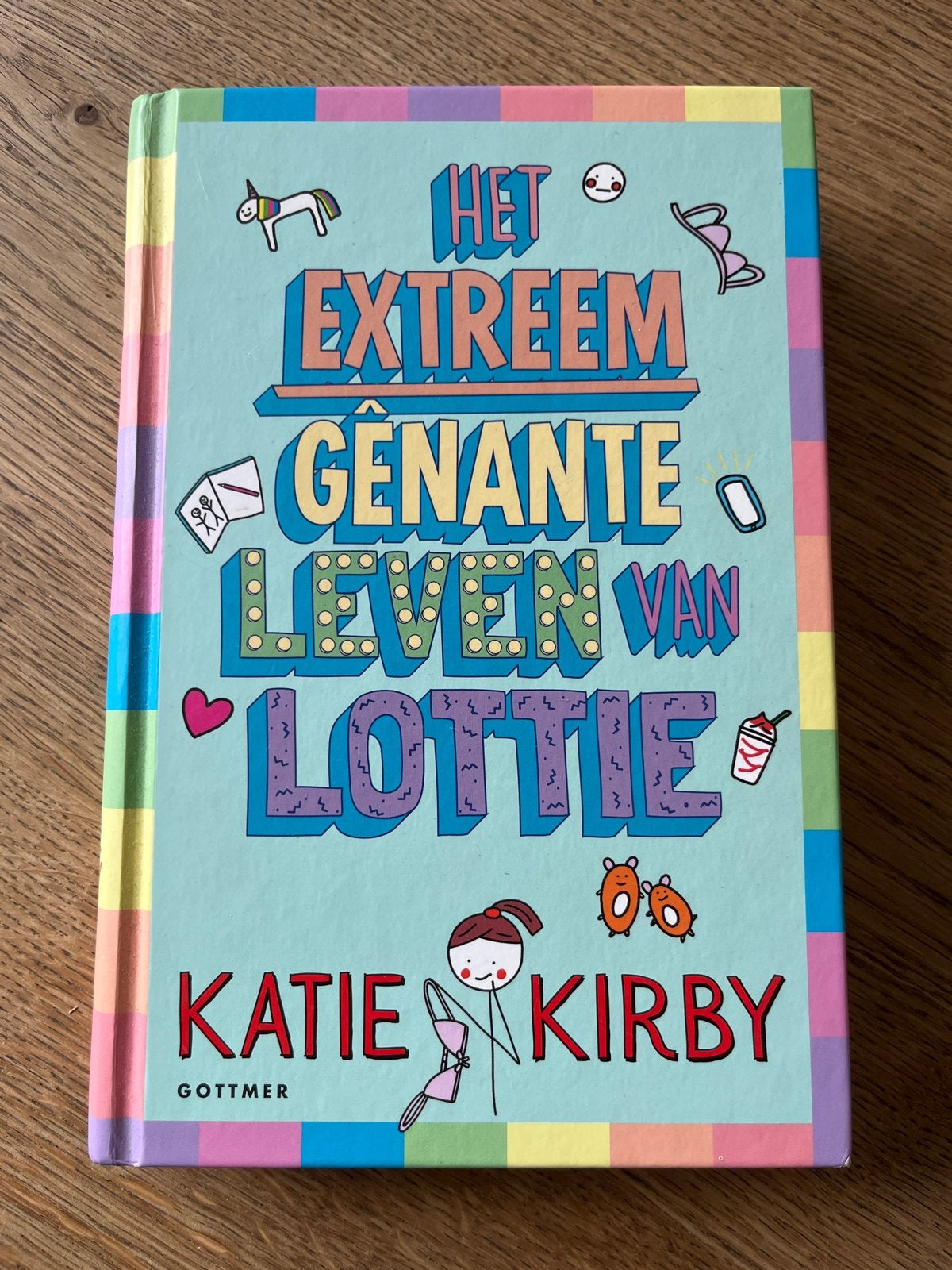Het Extreem Genante Leven van Lottie - Katie Kirby, Boeken, Ophalen of Verzenden, Zo goed als nieuw, Fictie