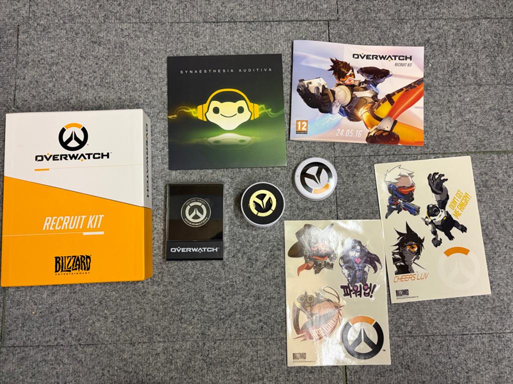 Overwatch Recruit Kit - Exclusieve Fanartikelen, 1 speler, Ophalen of Verzenden, Zo goed als nieuw, Vanaf 12 jaar