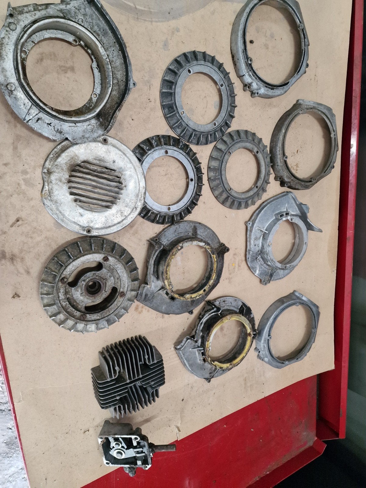 Puch MS VS MV DS partijtje onderdelen, alles in 1 koop.

Pri, Fietsen en Brommers, Ophalen of Verzenden, Puch
