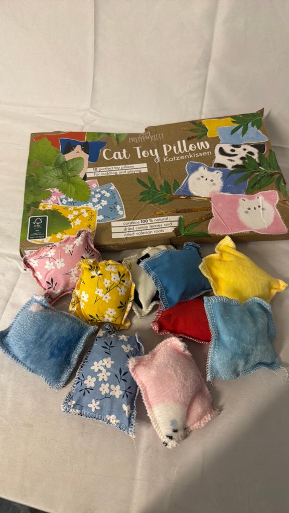 Katten kussens speelgoed doos met 10 stuks, Ophalen of Verzenden, Zo goed als nieuw