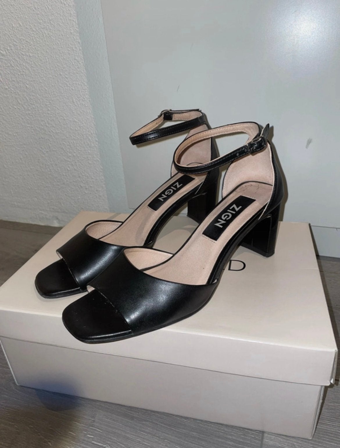 Zwarte Zign sandalen met hak - Maat 37, Zwart, Gedragen, Sandalen of Muiltjes, Ophalen of Verzenden