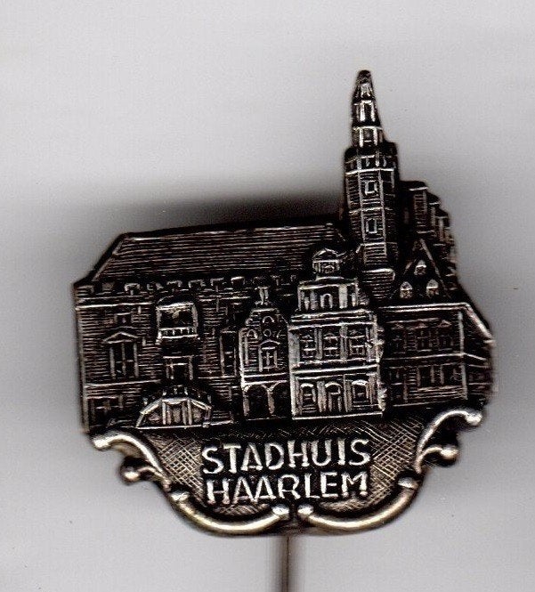 Speldje STADHUIS HAARLEM (A3), Verzamelen, Speldjes, Pins en Buttons, Ophalen of Verzenden, Gebruikt, Overige onderwerpen