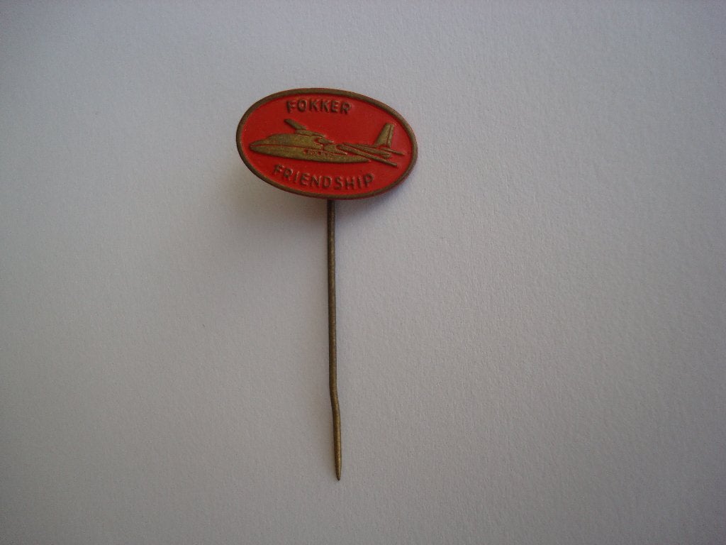 Speld luchtvaart Fokker Friendship, Verzamelen, Luchtvaart en Vliegtuigspotten, Ophalen of Verzenden, Zo goed als nieuw, Patch, Badge of Embleem