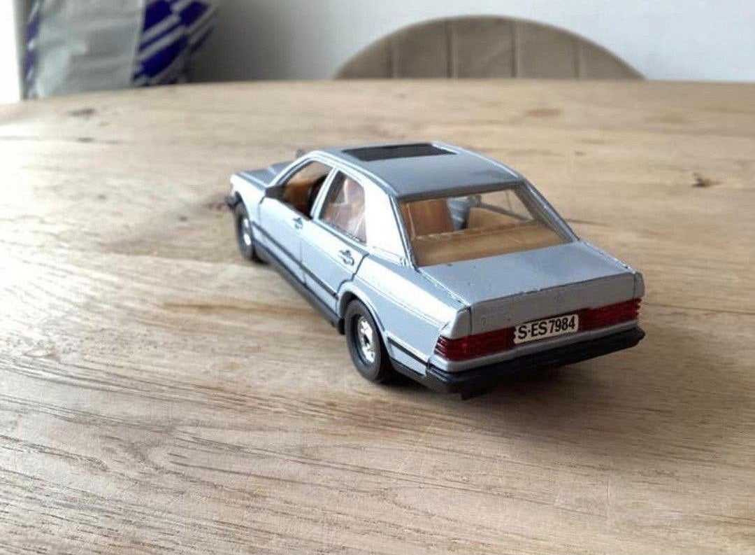 Corgi Mercedes-Benz 190E schaal 1:36, Hobby en Vrije tijd, Ophalen of Verzenden, Zo goed als nieuw, Auto, Corgi