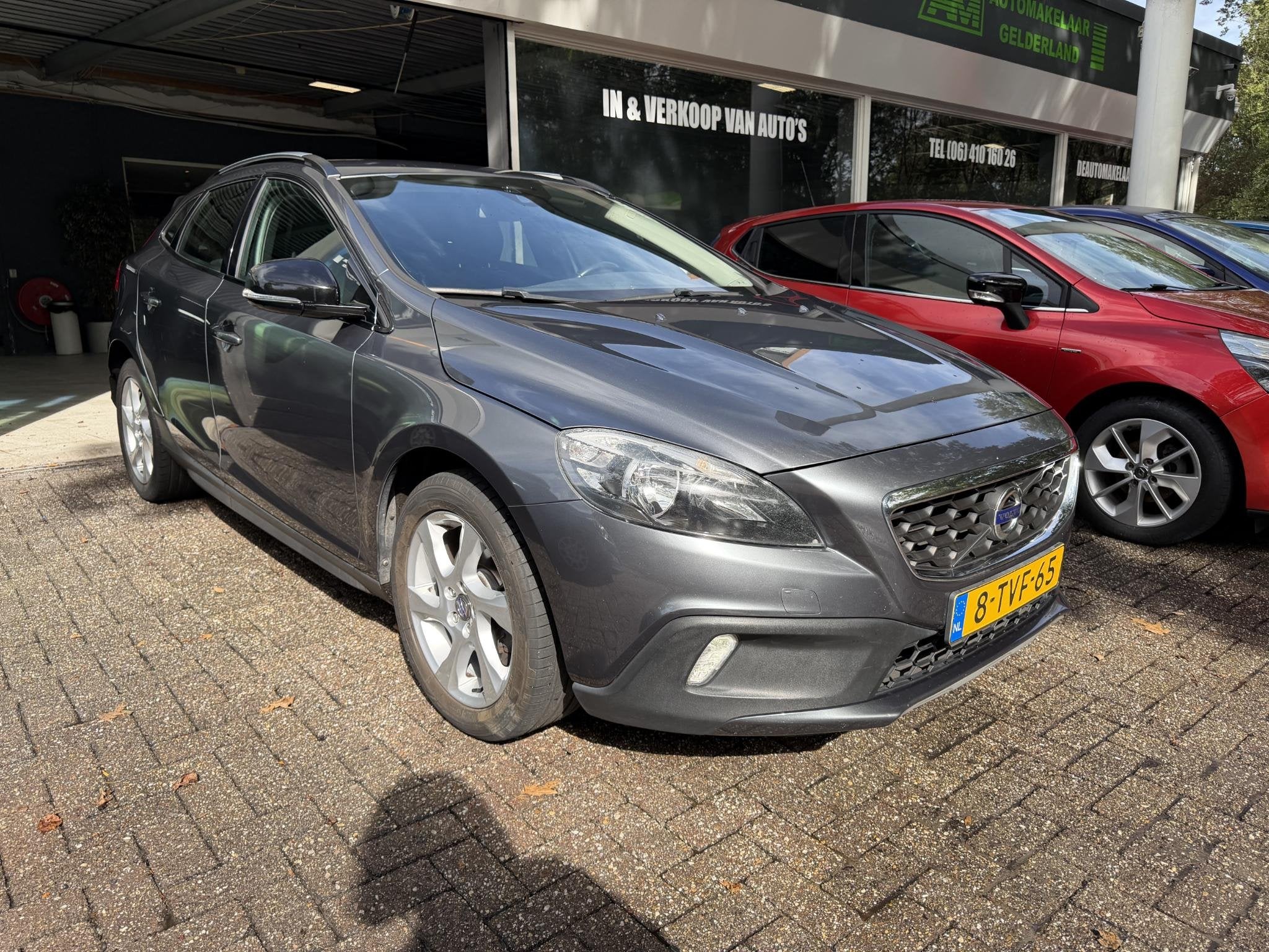 Volvo V40 Cross Country 1.6 T4 Momentum | NIEUWE APK | 3\6 O, Auto's, Voorwielaandrijving, Gebruikt, 4 cilinders, 179 pk