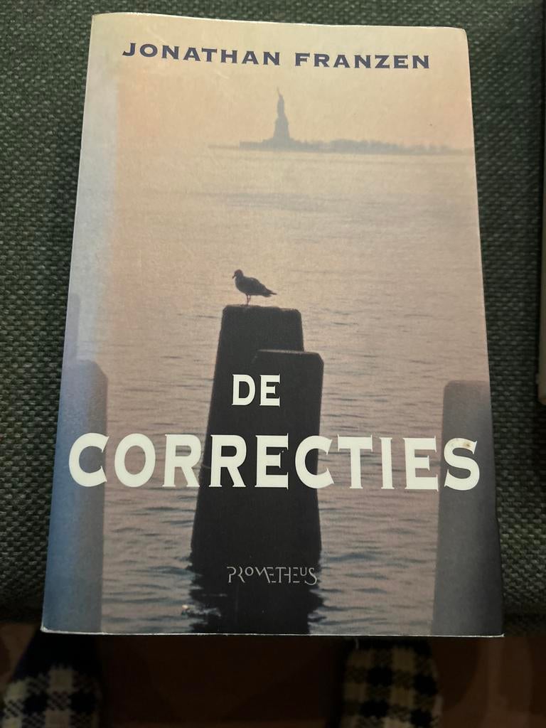 De Correcties - Jonathan Franzen (paperback), Boeken, Romans, Gelezen, Amerika, Ophalen of Verzenden
