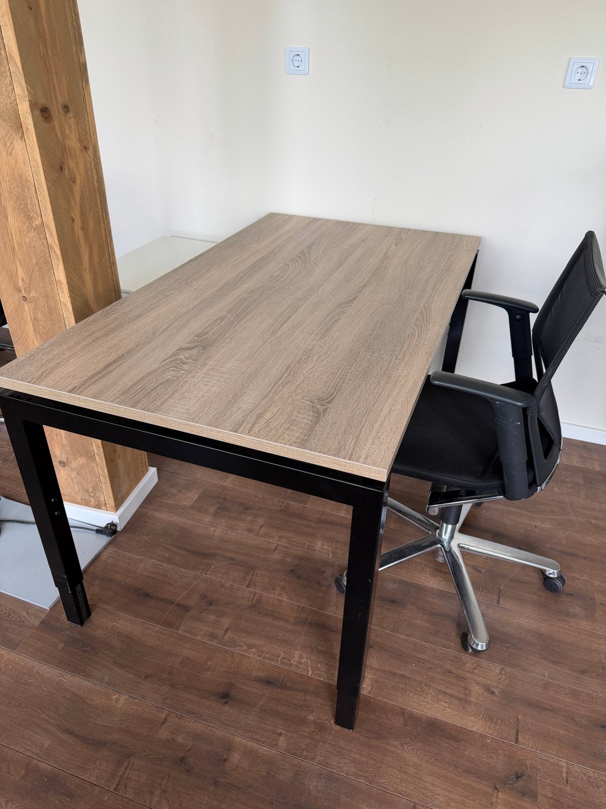 Showroom bureautafel 140x80 cm mét bureaustoel, Huis en Inrichting, Ophalen, Gebruikt, Hout, 140 cm