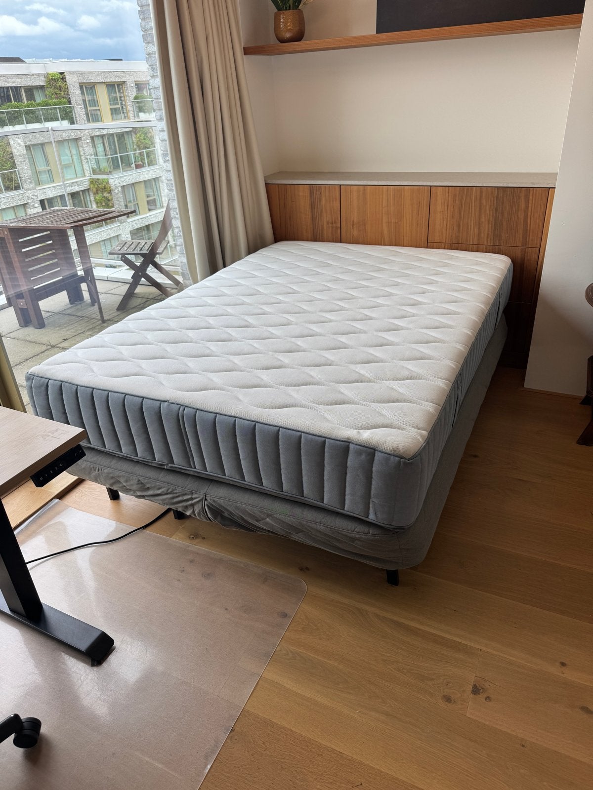 Slaapbank + matras - grijs, Huis en Inrichting, Ophalen, Gebruikt, Tweepersoons, 140 cm