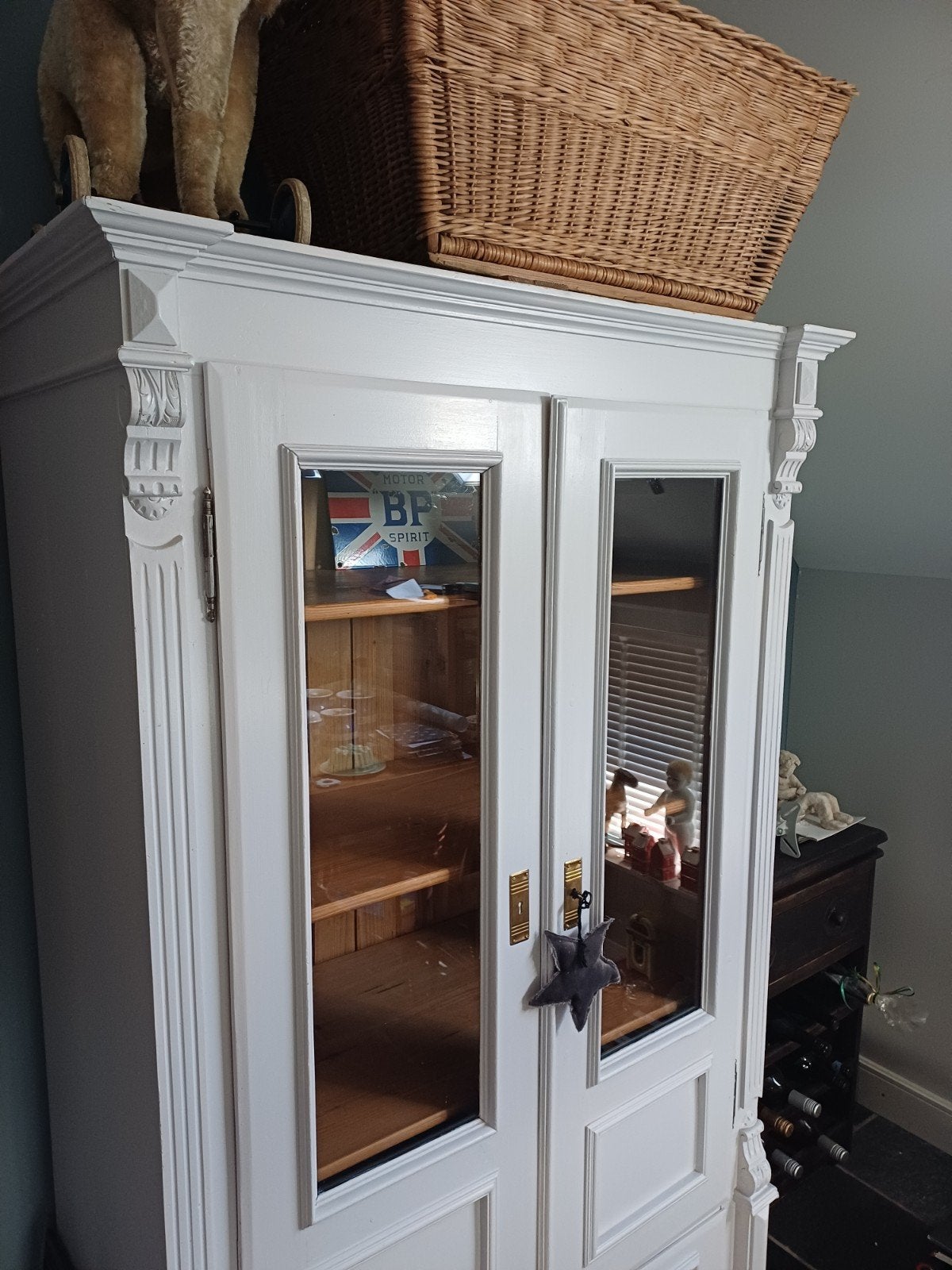 Brocante Oude  Grenen Servies Kast., Ophalen