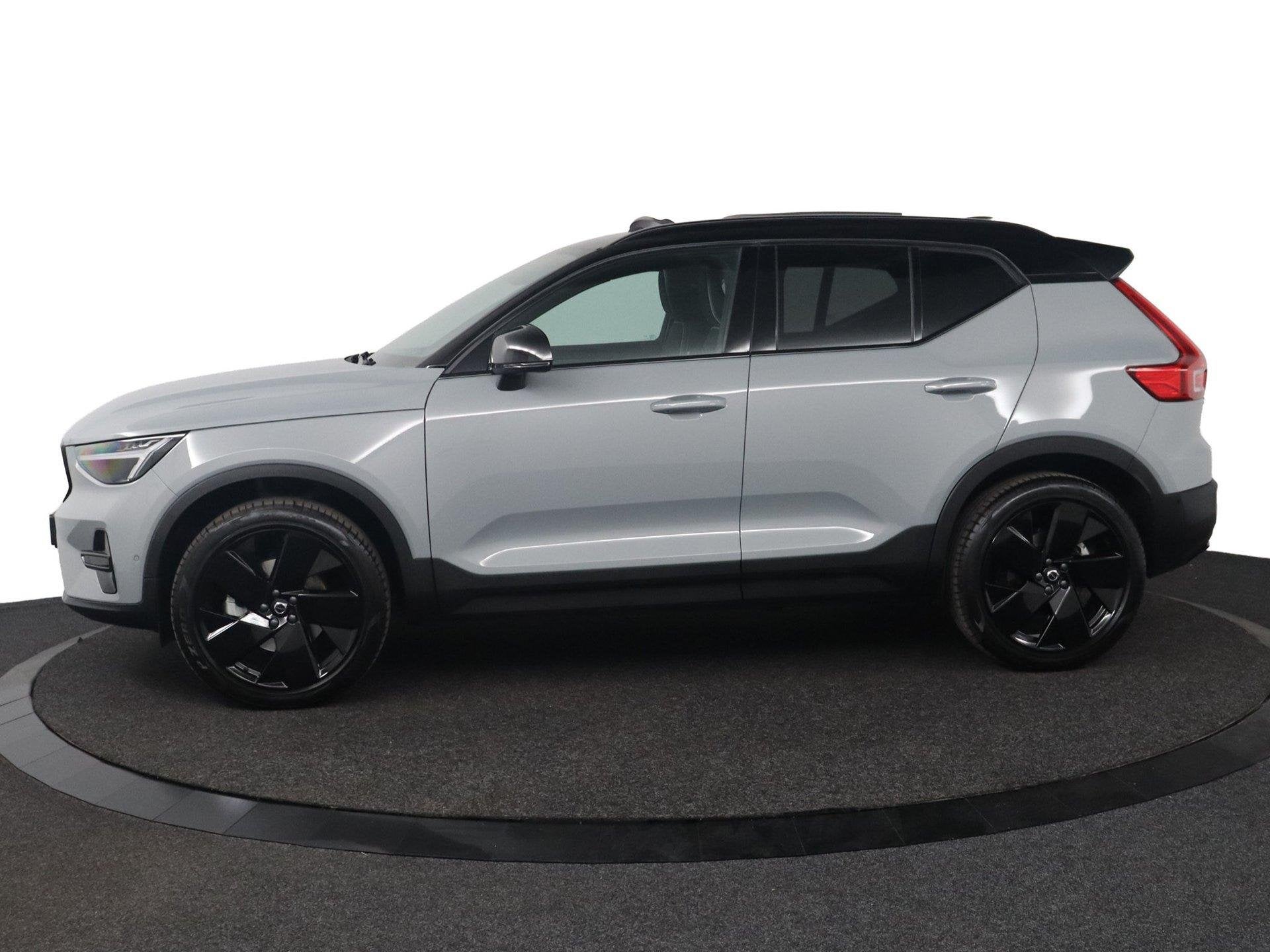 Volvo XC40 2.0 B4 Plus Black Edition |NAP|1e eigenaar|Pano|H, Auto's, Gebruikt, Euro 6, 4 cilinders, Leder en Stof