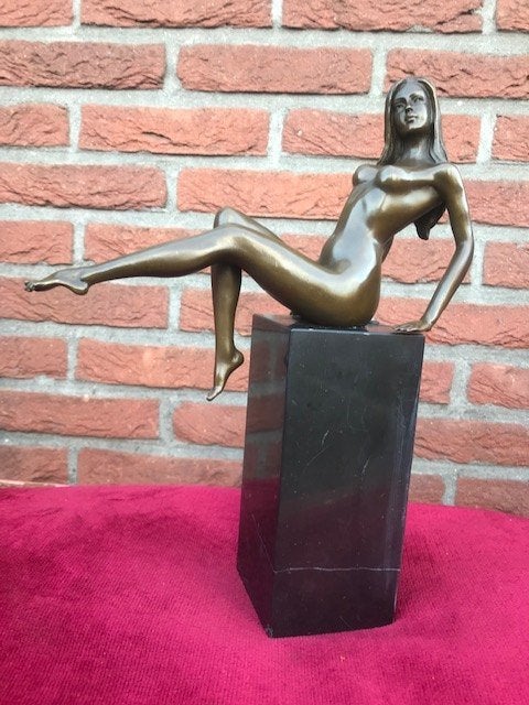 elegant zittend naakt, brons en marmer, Ophalen of Verzenden, Brons