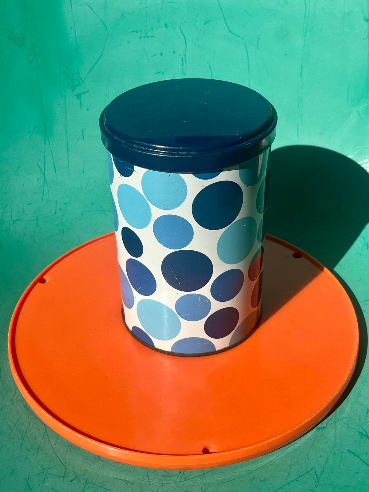 Vintage polkadot gestippeld blik blauw Tomado klein, Verzamelen, Blikken, Ophalen of Verzenden, Gebruikt, Overige, Overige merken