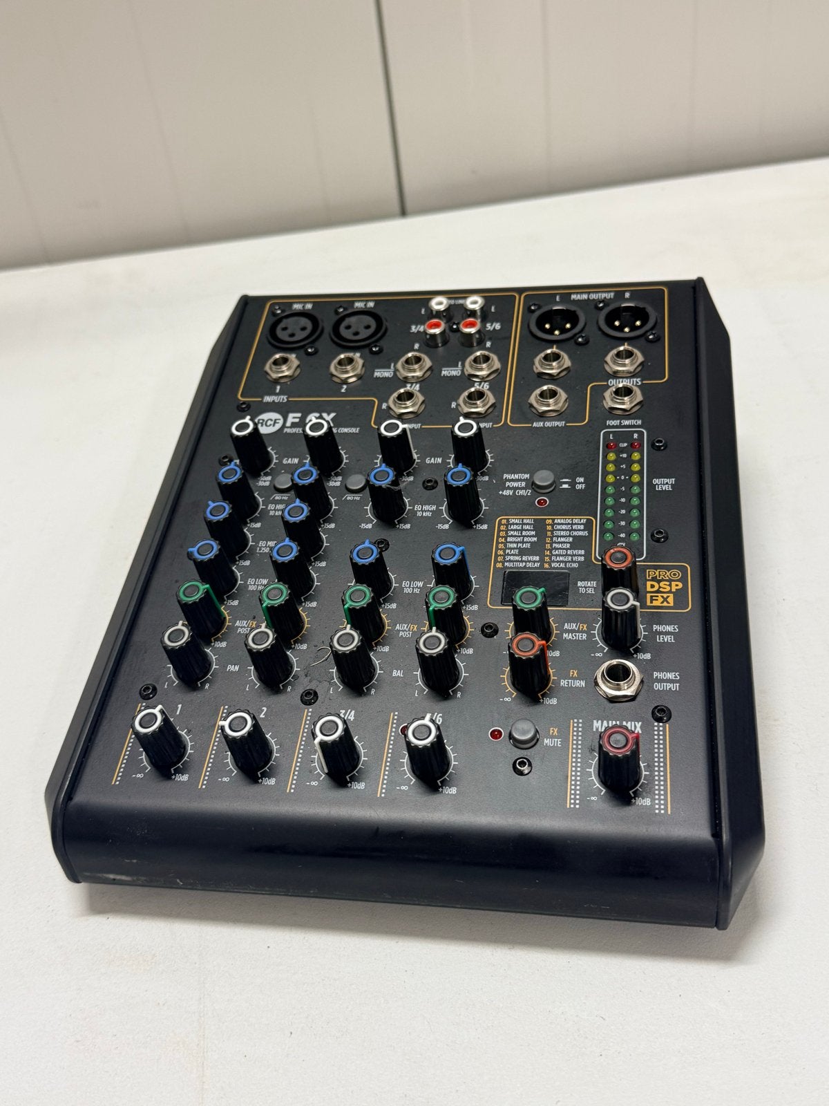 RCF F 6X Mengpaneel - Compacte Mixer met DSP FX, Muziek en Instrumenten, Ophalen of Verzenden, Zo goed als nieuw, Minder dan 5 kanalen