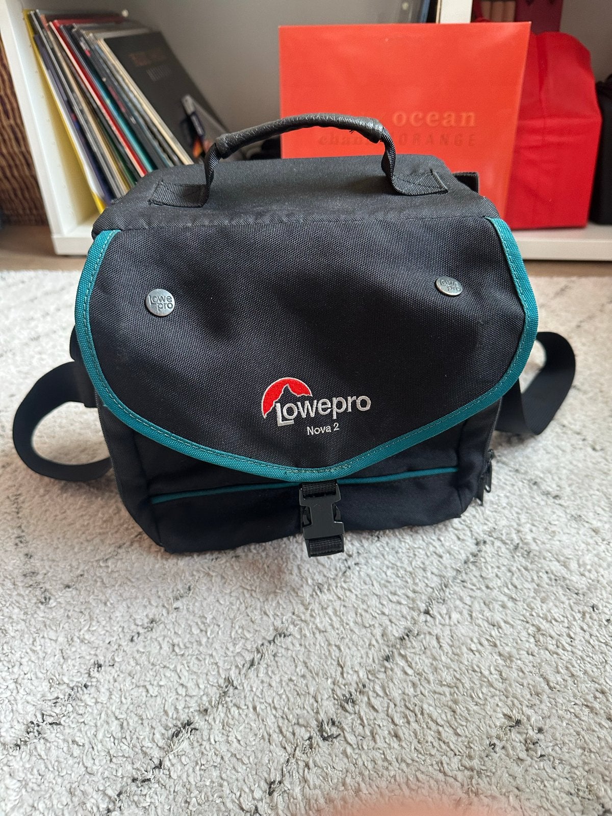 Lowepro Nova 2 cameratas - Goede staat, Audio, Tv en Foto, Gevoerd, Ophalen of Verzenden, Zwart, Schoudertas