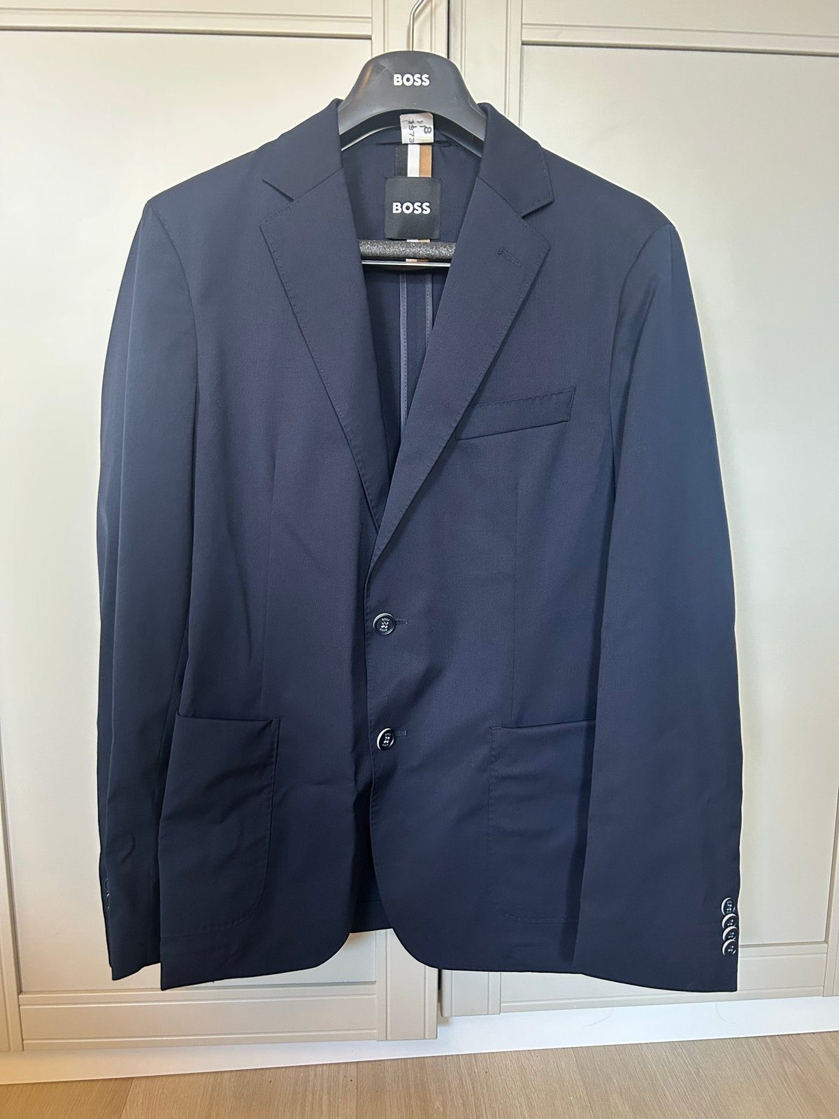 Nieuw BOSS pak (colbert en pantalon) - Slim Fit, Ophalen of Verzenden, Nieuw, Maat 52/54 (L), Blauw