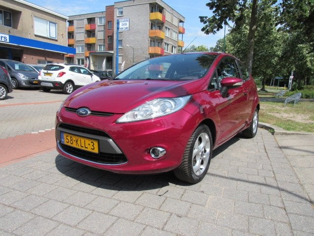 FORD Fiesta 1.25 60pk Titanium, Voorwielaandrijving, Euro 5, Gebruikt, 4 cilinders