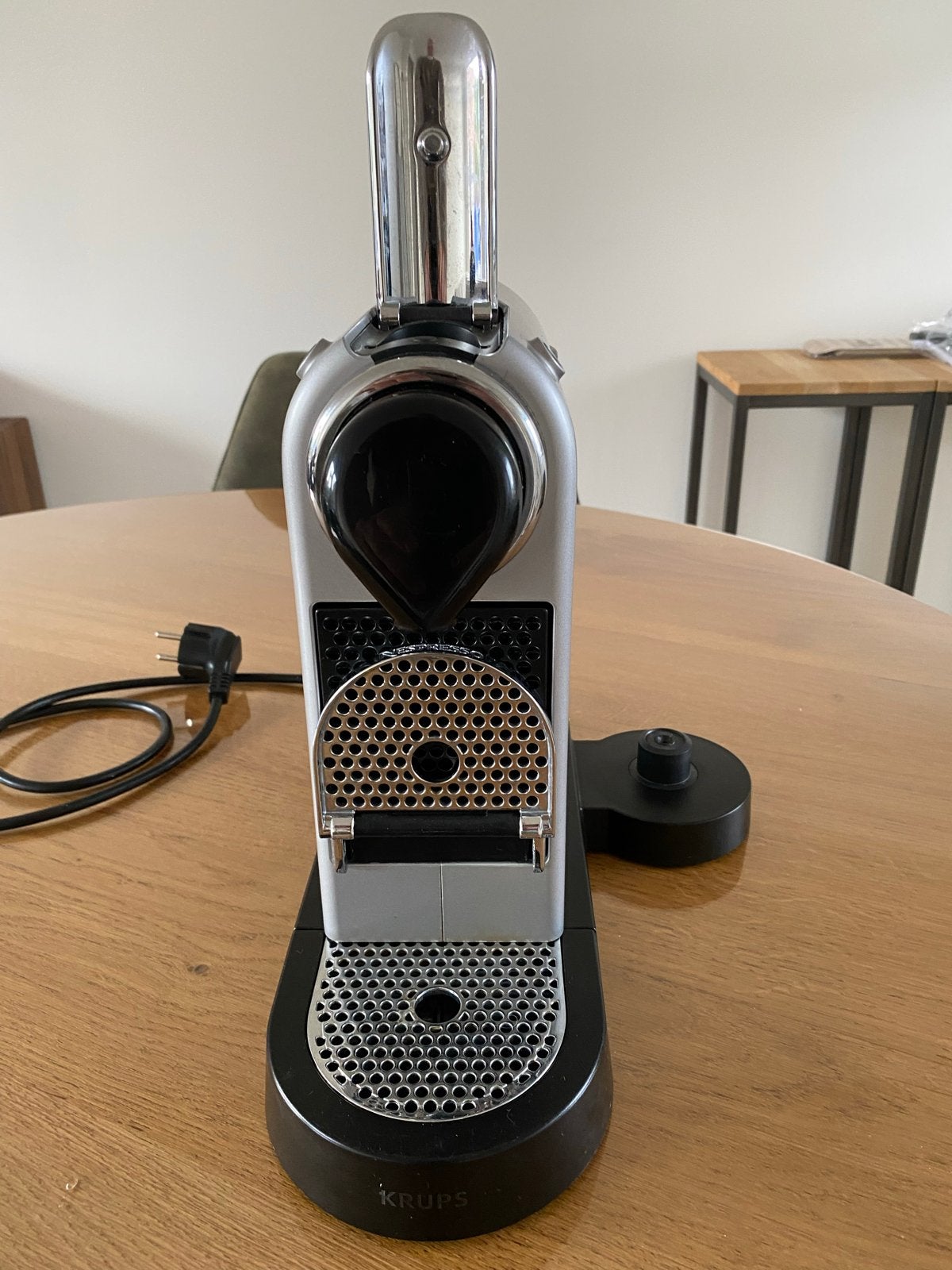 Krups Nespresso Essenza Mini XN760 Koffiecupmachine, Espresso apparaat, Ophalen of Verzenden, Zo goed als nieuw, 1 kopje